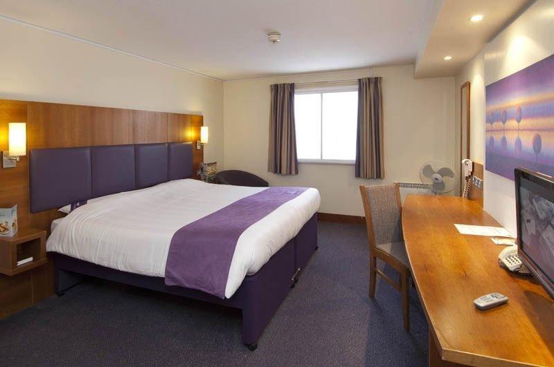 Premier Inn Poole North מראה חיצוני תמונה